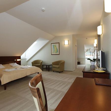 Hotel Sandor Pavillon Piest'any Luaran gambar