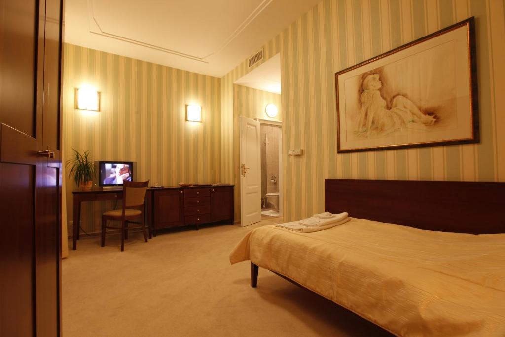 Hotel Sandor Pavillon Piest'any Bilik gambar