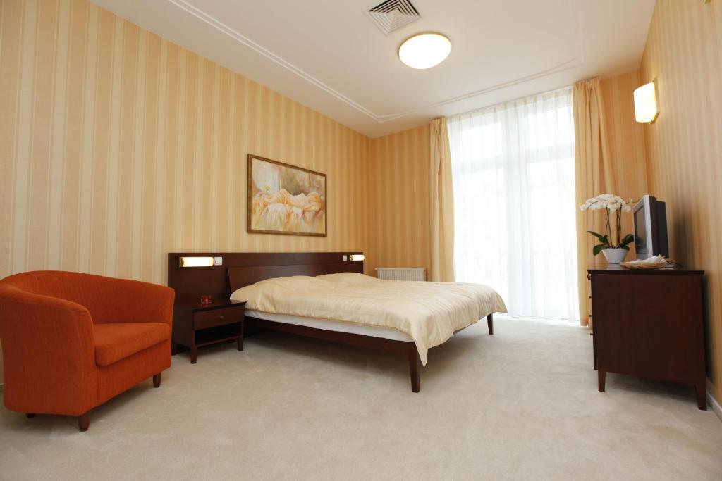 Hotel Sandor Pavillon Piest'any Bilik gambar