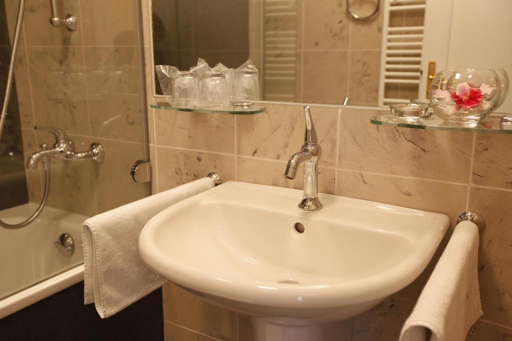 Hotel Sandor Pavillon Piest'any Bilik gambar